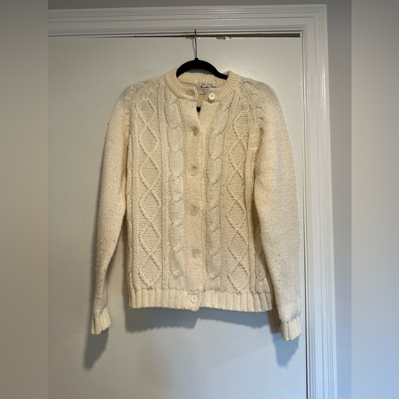 acrylic fiber Sweaters - Vintage 60s Woman’s Cream Cable Knit Long Sleeve Button Closure Cardigan.